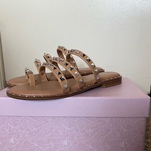 Women’s cute studded sandals. Size 7
